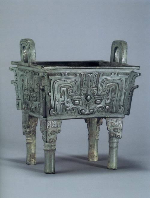 青铜器的色彩密码与科学鉴定方法